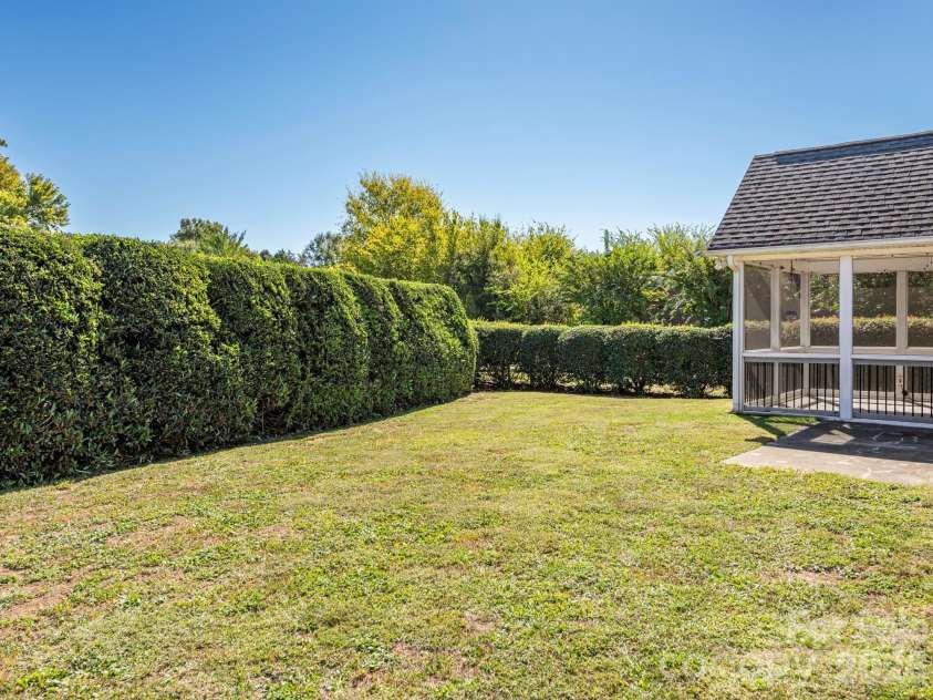 8415 Quail Hollow Drive, Harrisburg, NC 28075.  MLS# CAR4424111, YatesRealty ID 54022. 