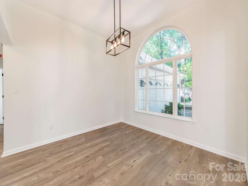 810 Greenhill Drive, Charlotte, NC 28217.  MLS# CAR4429940, YatesRealty ID 54023. 