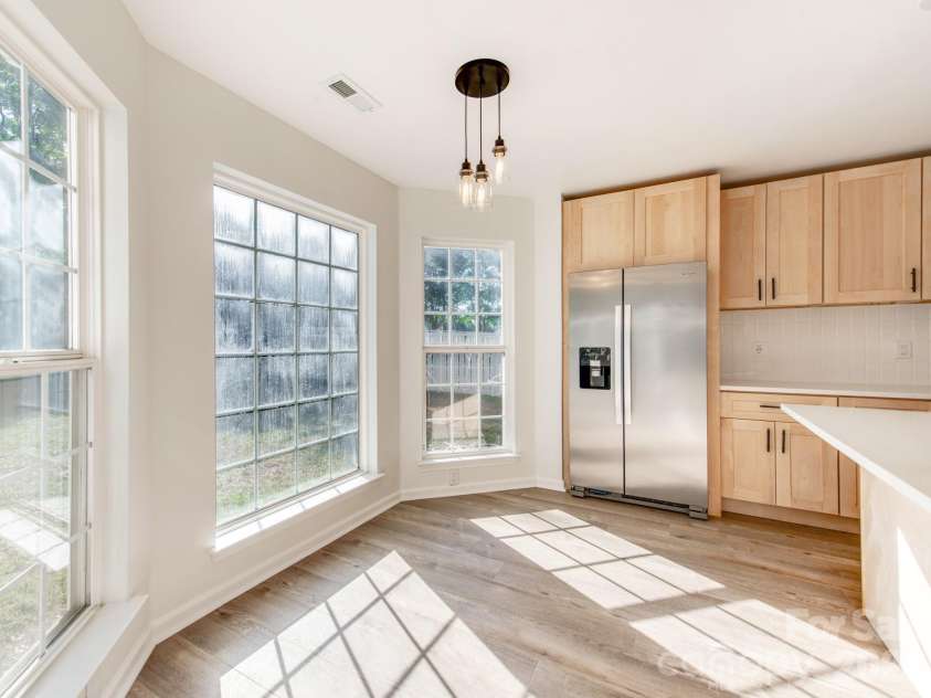 810 Greenhill Drive, Charlotte, NC 28217.  MLS# CAR4429940, YatesRealty ID 54023. 