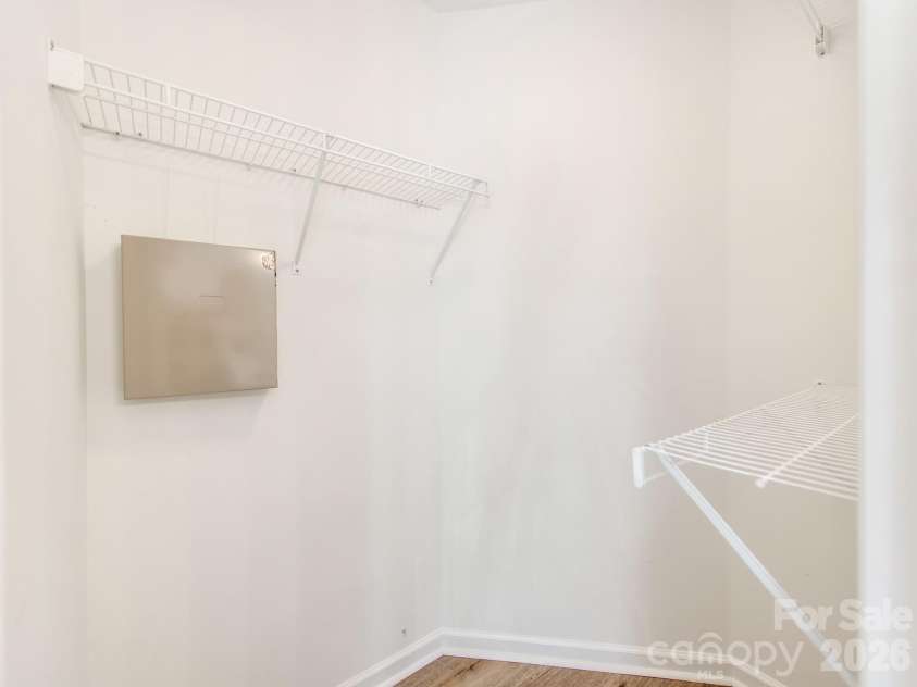 810 Greenhill Drive, Charlotte, NC 28217.  MLS# CAR4429940, YatesRealty ID 54023. 