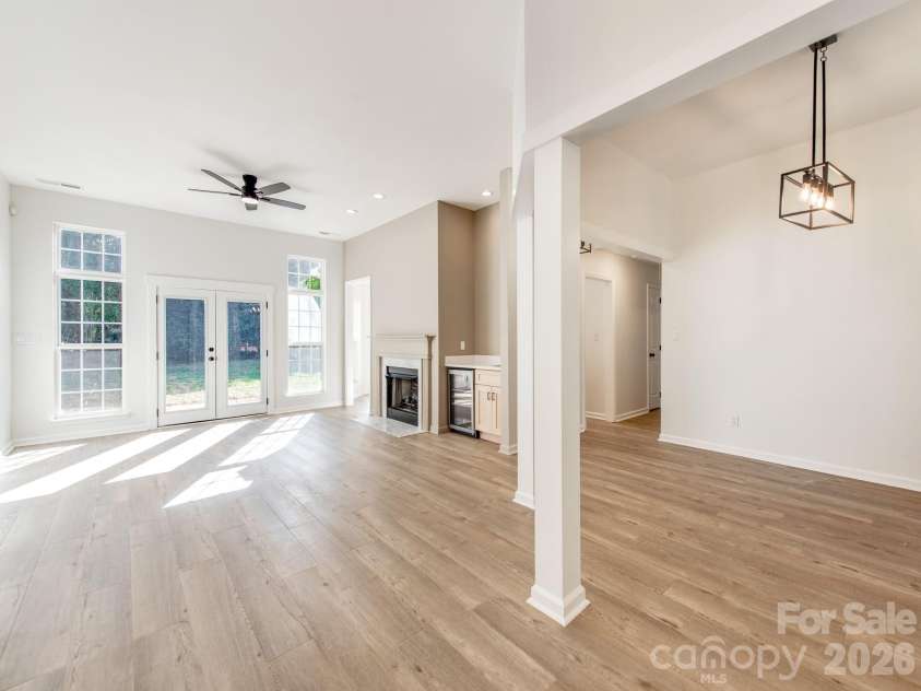 810 Greenhill Drive, Charlotte, NC 28217.  MLS# CAR4429940, YatesRealty ID 54023. 