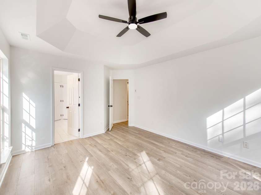 810 Greenhill Drive, Charlotte, NC 28217.  MLS# CAR4429940, YatesRealty ID 54023. 