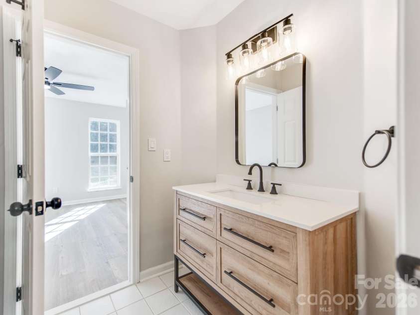 810 Greenhill Drive, Charlotte, NC 28217.  MLS# CAR4429940, YatesRealty ID 54023. 
