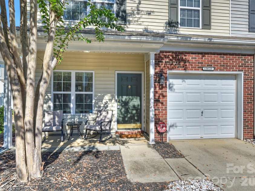 13623 Singleleaf Lane, Charlotte, NC 28278.  MLS# CAR4429494, YatesRealty ID 54024. 