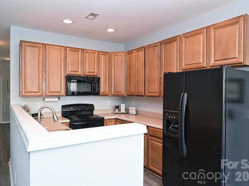 13623 Singleleaf Lane, Charlotte, NC 28278.  MLS# CAR4429494, YatesRealty ID 54024. 