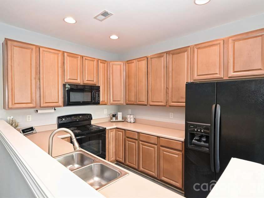 13623 Singleleaf Lane, Charlotte, NC 28278.  MLS# CAR4429494, YatesRealty ID 54024. 