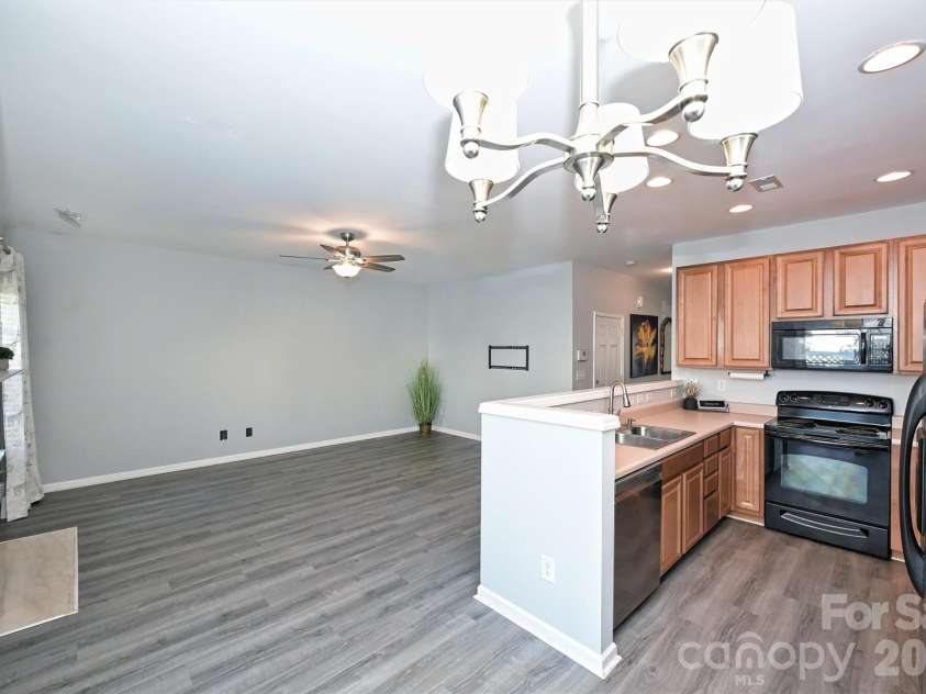 13623 Singleleaf Lane, Charlotte, NC 28278.  MLS# CAR4429494, YatesRealty ID 54024. 