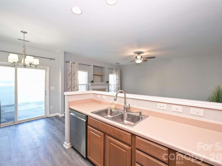 13623 Singleleaf Lane, Charlotte, NC 28278.  MLS# CAR4429494, YatesRealty ID 54024. 