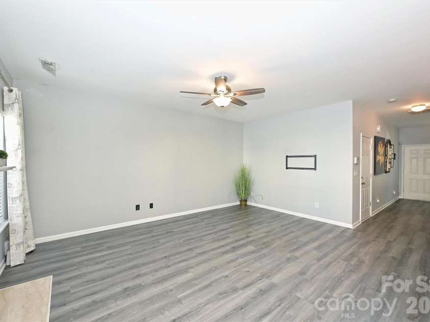 13623 Singleleaf Lane, Charlotte, NC 28278.  MLS# CAR4429494, YatesRealty ID 54024. 