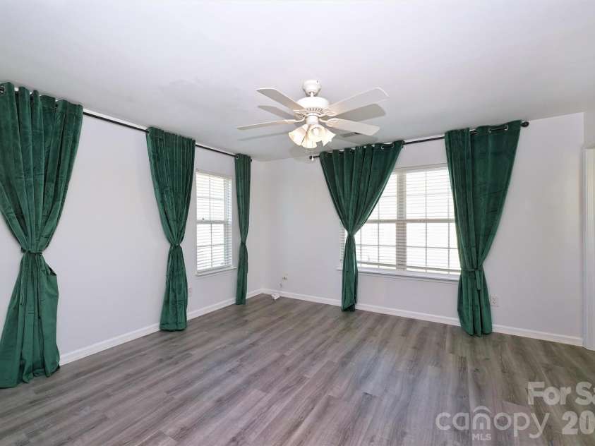 13623 Singleleaf Lane, Charlotte, NC 28278.  MLS# CAR4429494, YatesRealty ID 54024. 