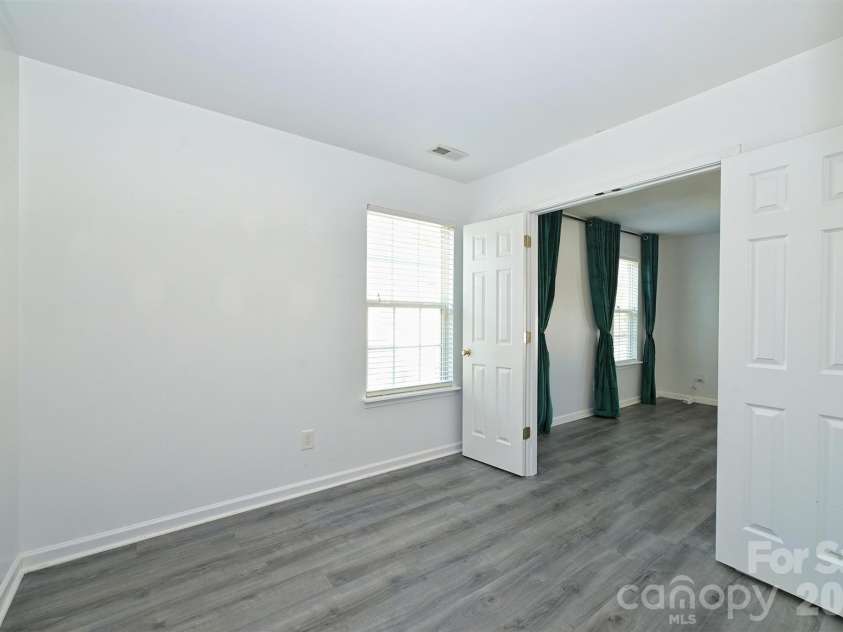13623 Singleleaf Lane, Charlotte, NC 28278.  MLS# CAR4429494, YatesRealty ID 54024. 
