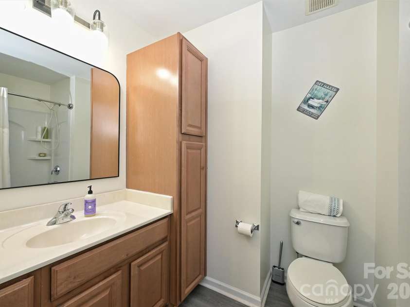 13623 Singleleaf Lane, Charlotte, NC 28278.  MLS# CAR4429494, YatesRealty ID 54024. 
