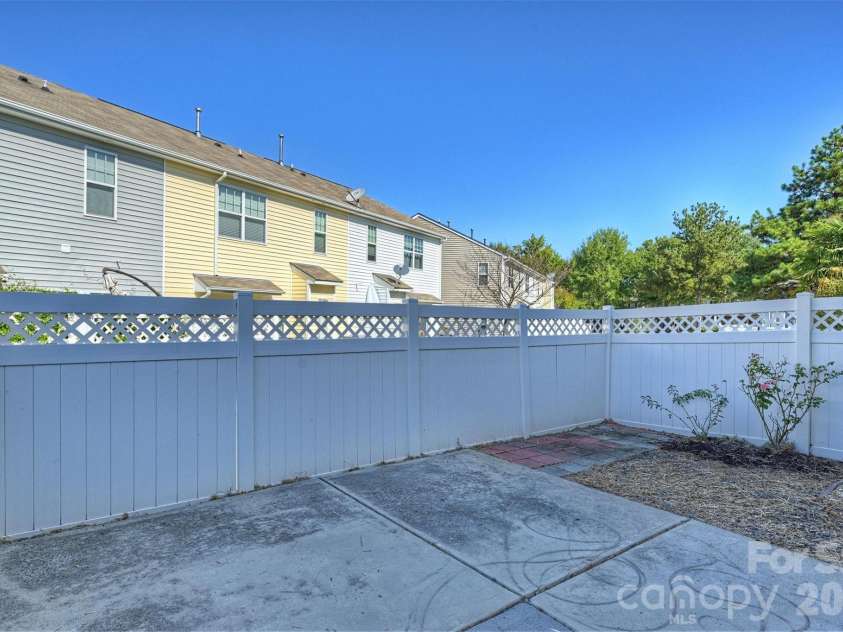 13623 Singleleaf Lane, Charlotte, NC 28278.  MLS# CAR4429494, YatesRealty ID 54024. 