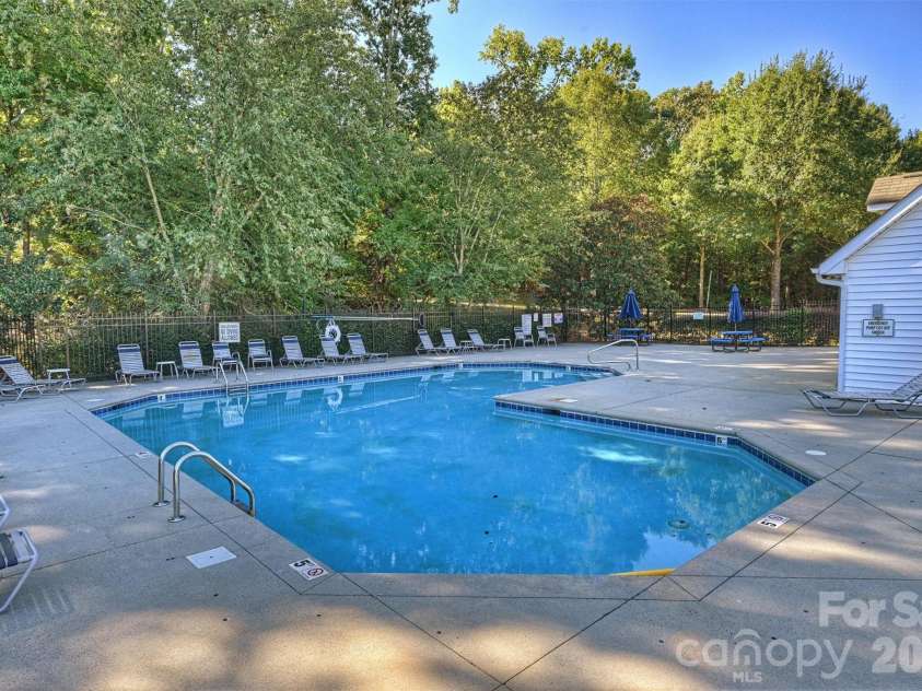 13623 Singleleaf Lane, Charlotte, NC 28278.  MLS# CAR4429494, YatesRealty ID 54024. 