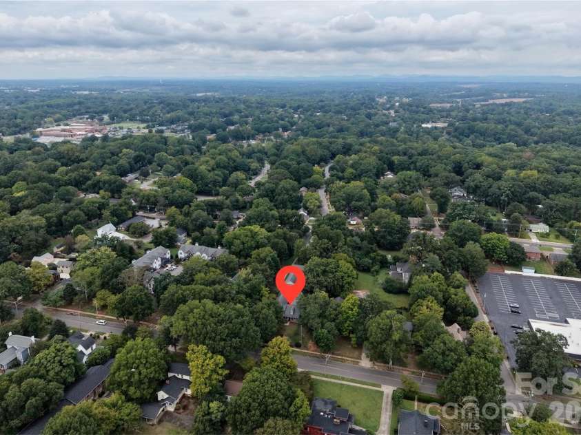 625 Davie Avenue, Statesville, NC 28677.  MLS# CAR4429567, YatesRealty ID 54025. 