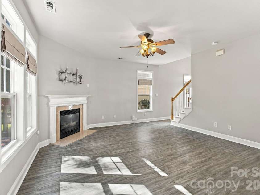 1513 Bucklebury Court, Charlotte, NC 28269.  MLS# CAR4428259, YatesRealty ID 54028. 