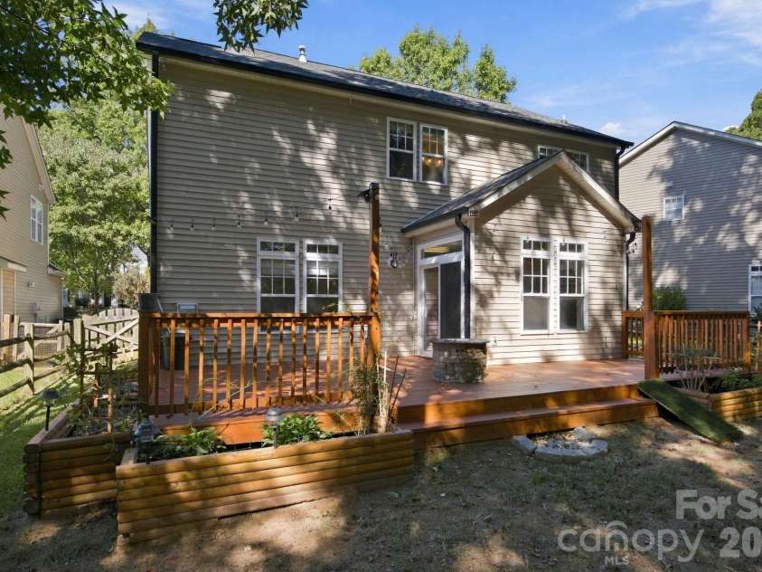 1513 Bucklebury Court, Charlotte, NC 28269.  MLS# CAR4428259, YatesRealty ID 54028. 