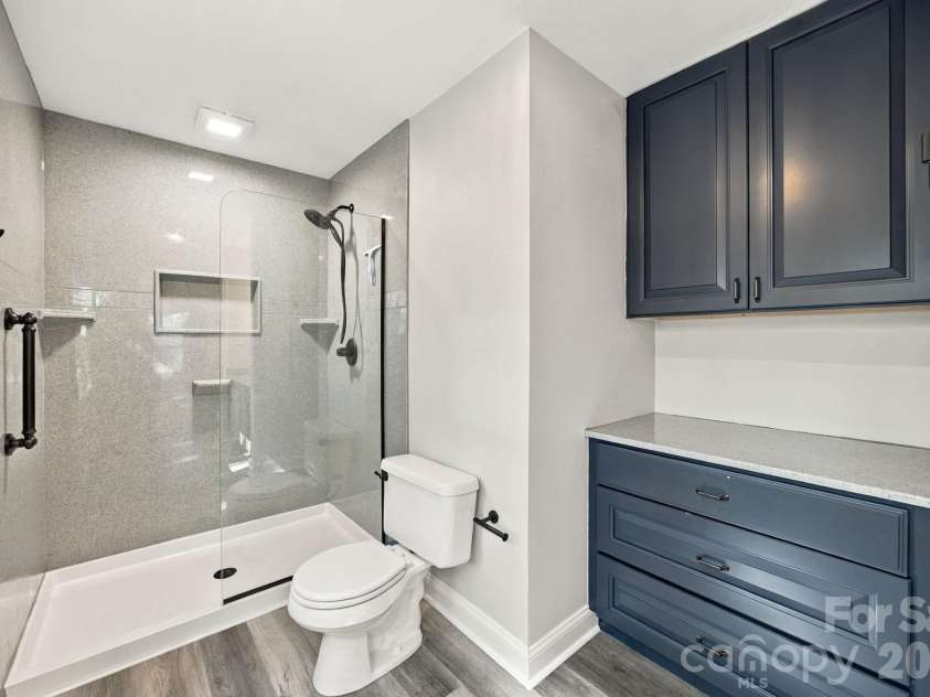 1513 Bucklebury Court, Charlotte, NC 28269.  MLS# CAR4428259, YatesRealty ID 54028. 