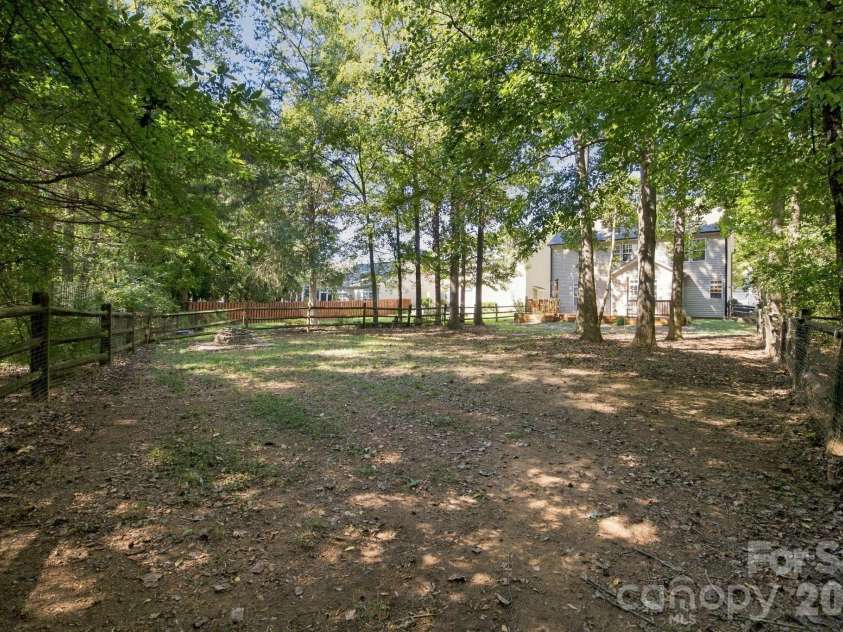 1513 Bucklebury Court, Charlotte, NC 28269.  MLS# CAR4428259, YatesRealty ID 54028. 