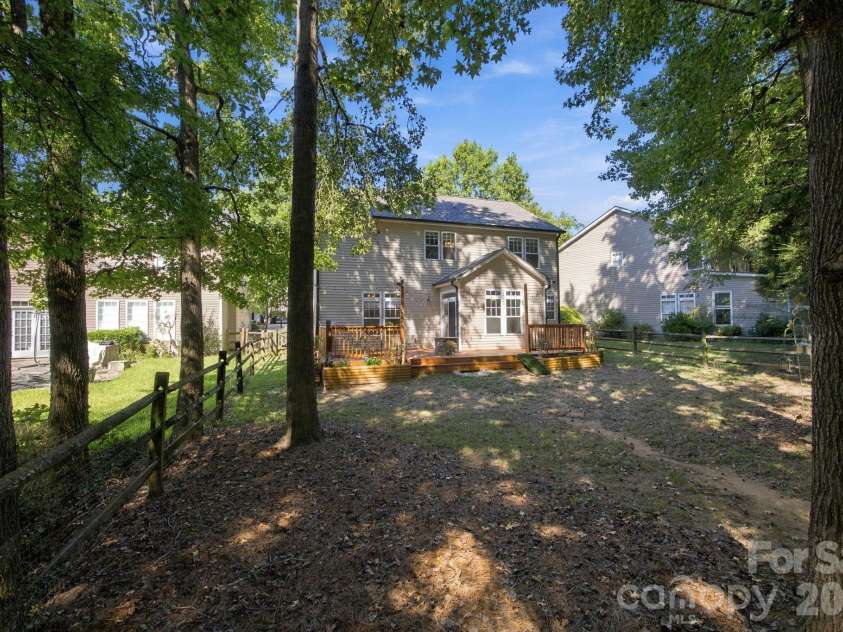 1513 Bucklebury Court, Charlotte, NC 28269.  MLS# CAR4428259, YatesRealty ID 54028. 