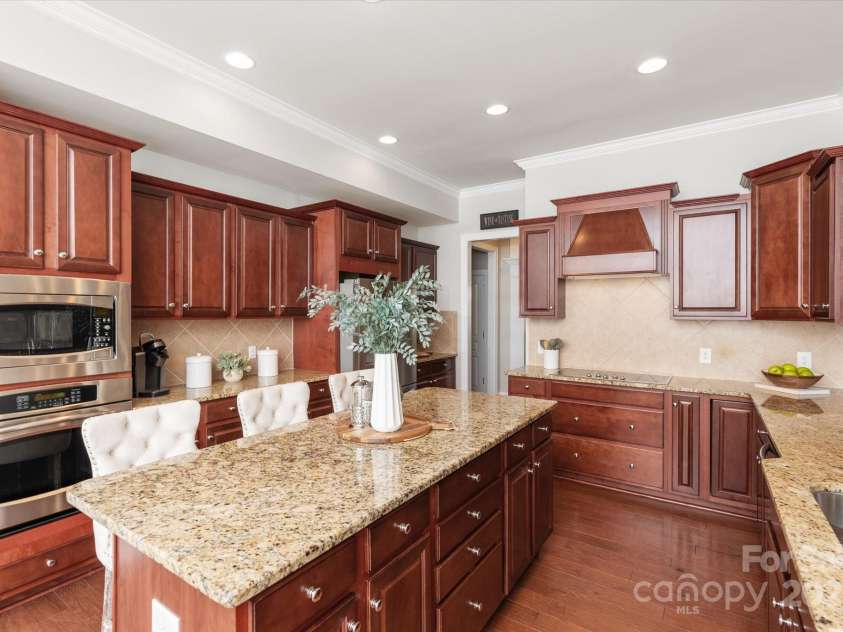 2610 Creek Manor Drive, Waxhaw, NC 28173.  MLS# CAR4244387, YatesRealty ID 5403. 