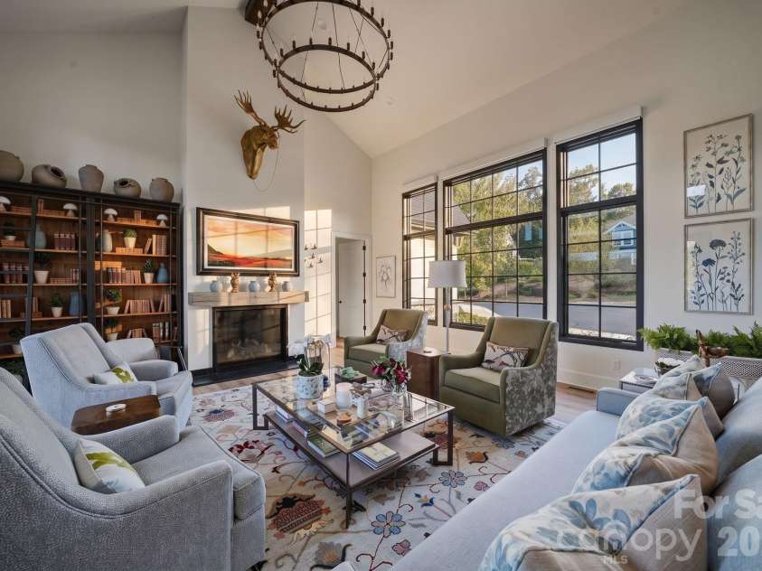 21 Evian Court, Asheville, NC 28804.  MLS# CAR4427052, YatesRealty ID 54031. 
