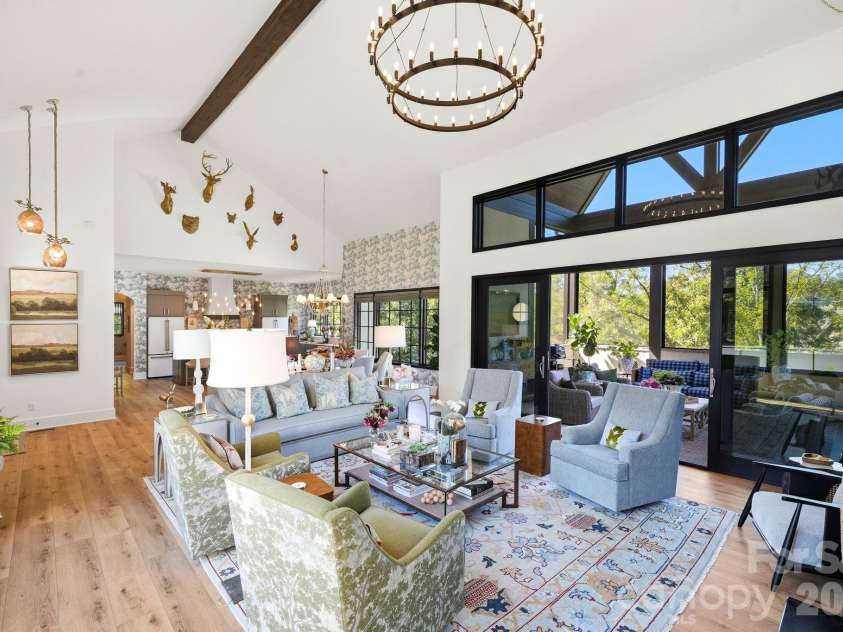 21 Evian Court, Asheville, NC 28804.  MLS# CAR4427052, YatesRealty ID 54031. 