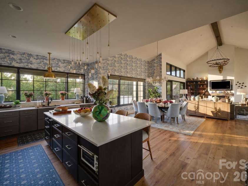 21 Evian Court, Asheville, NC 28804.  MLS# CAR4427052, YatesRealty ID 54031. 
