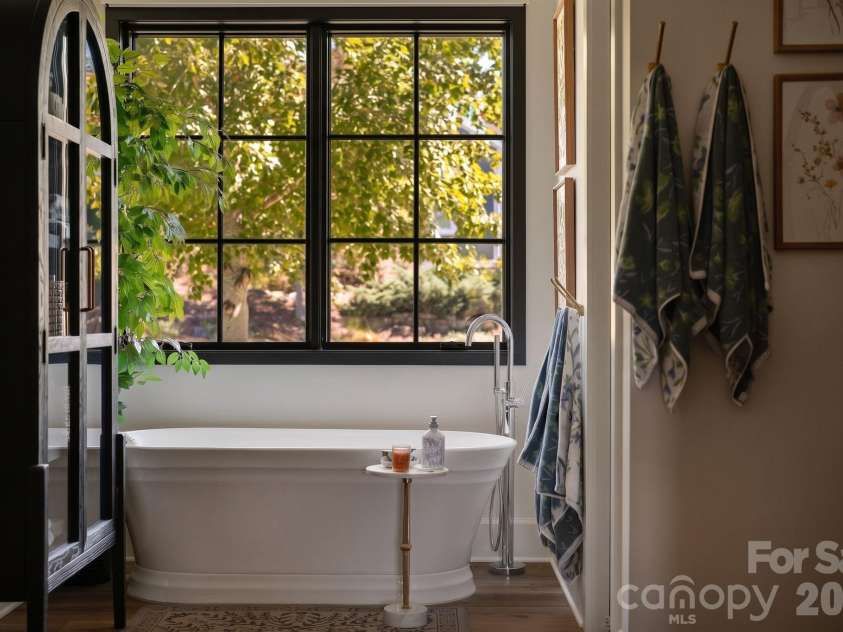 21 Evian Court, Asheville, NC 28804.  MLS# CAR4427052, YatesRealty ID 54031. 
