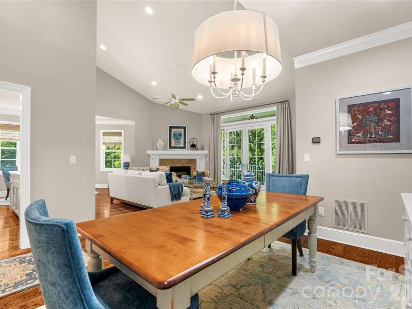 211 Towne Place Drive, Hendersonville, NC 28792.  MLS# CAR4429007, YatesRealty ID 54033. 
