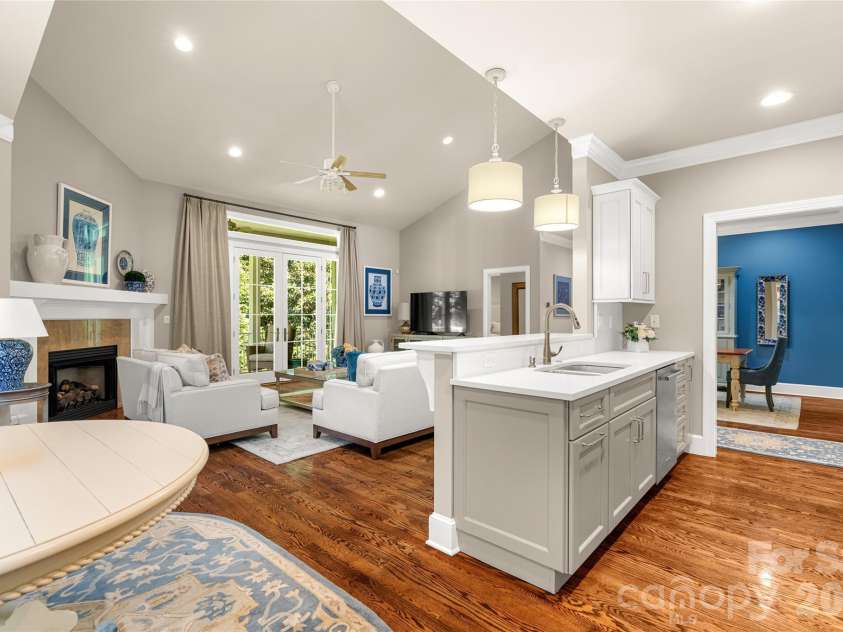 211 Towne Place Drive, Hendersonville, NC 28792.  MLS# CAR4429007, YatesRealty ID 54033. 