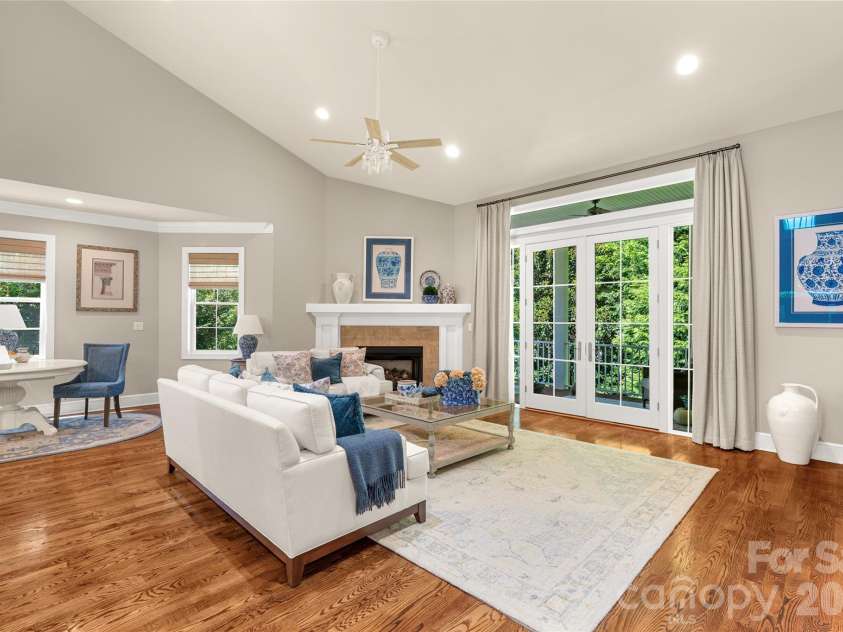 211 Towne Place Drive, Hendersonville, NC 28792.  MLS# CAR4429007, YatesRealty ID 54033. 