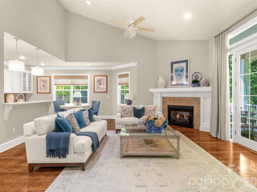 211 Towne Place Drive, Hendersonville, NC 28792.  MLS# CAR4429007, YatesRealty ID 54033. 
