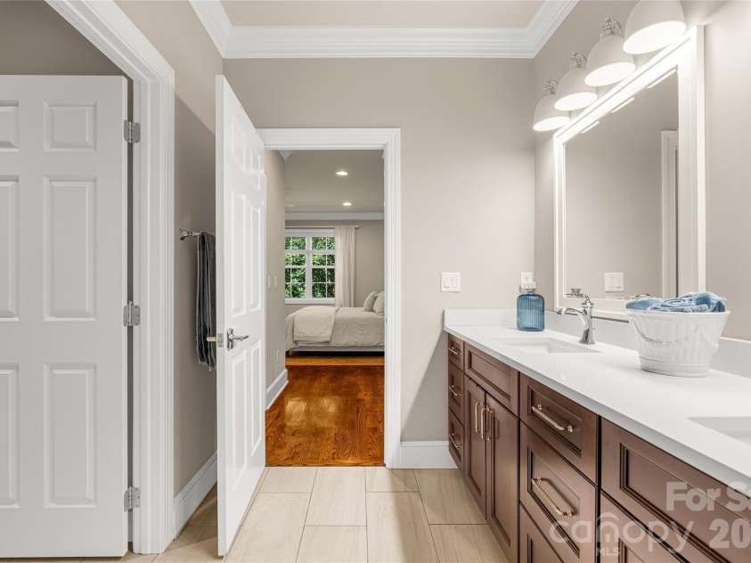 211 Towne Place Drive, Hendersonville, NC 28792.  MLS# CAR4429007, YatesRealty ID 54033. 