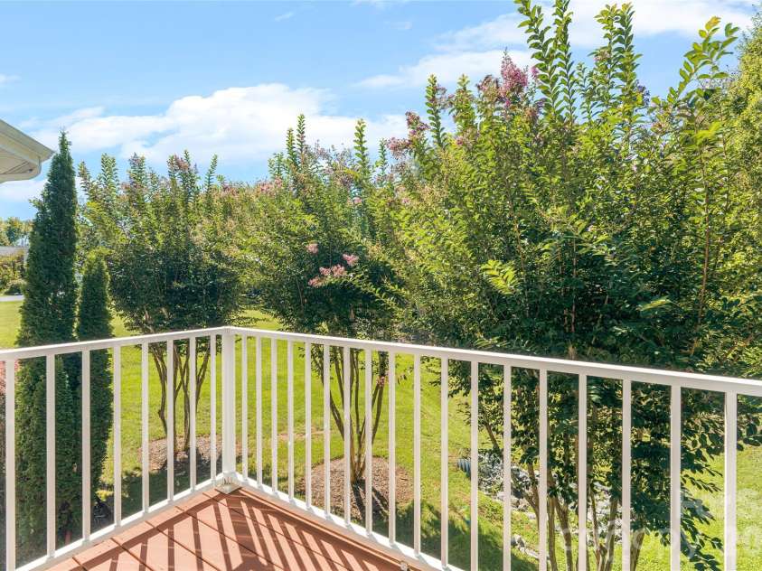 211 Towne Place Drive, Hendersonville, NC 28792.  MLS# CAR4429007, YatesRealty ID 54033. 