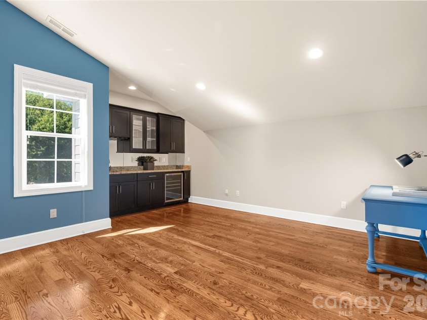 211 Towne Place Drive, Hendersonville, NC 28792.  MLS# CAR4429007, YatesRealty ID 54033. 