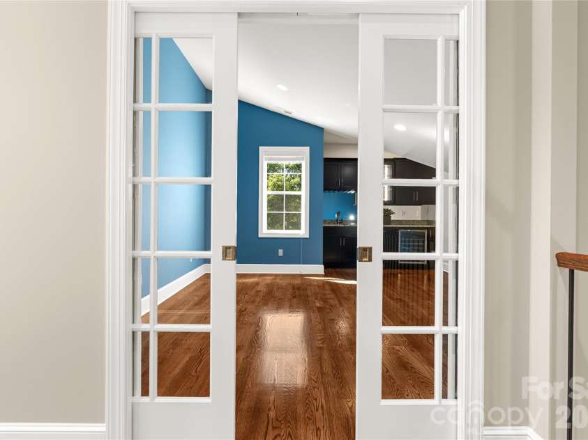 211 Towne Place Drive, Hendersonville, NC 28792.  MLS# CAR4429007, YatesRealty ID 54033. 