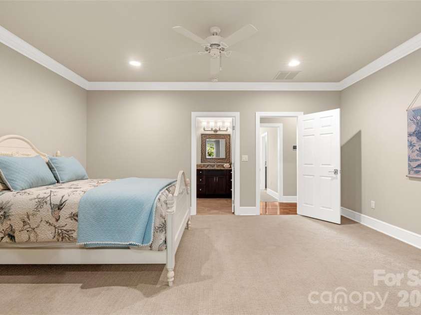 211 Towne Place Drive, Hendersonville, NC 28792.  MLS# CAR4429007, YatesRealty ID 54033. 