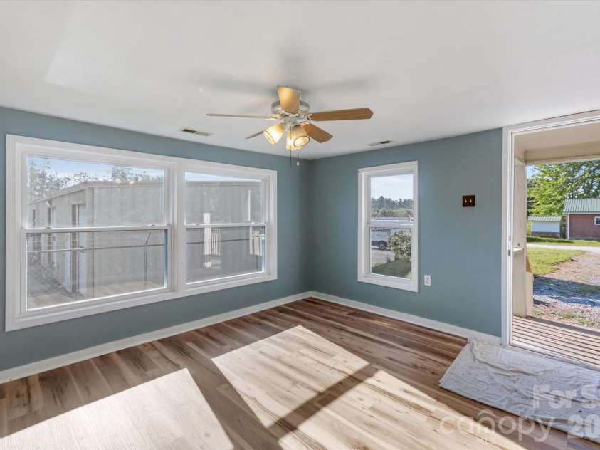 22 Madrid Lane, Hendersonville, NC 28792.  MLS# CAR4426791, YatesRealty ID 54034. 