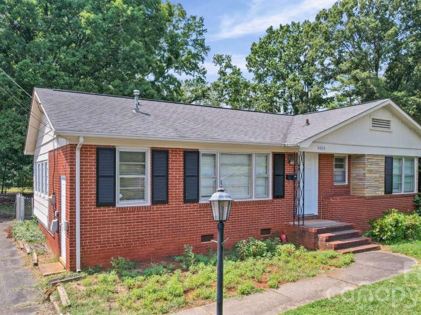 3029 Rosehill Drive, Charlotte, NC 28212.  MLS# CAR4417445, YatesRealty ID 54036. 