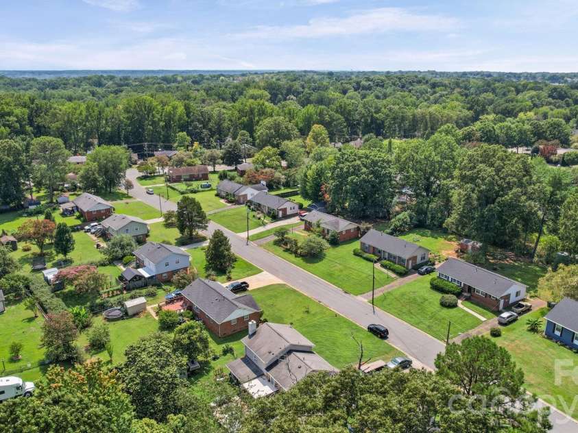 3029 Rosehill Drive, Charlotte, NC 28212.  MLS# CAR4417445, YatesRealty ID 54036. 