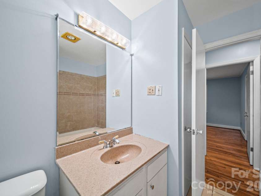 3029 Rosehill Drive, Charlotte, NC 28212.  MLS# CAR4417445, YatesRealty ID 54036. Guest Bathroom