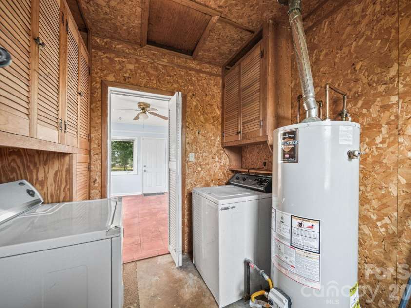 3029 Rosehill Drive, Charlotte, NC 28212.  MLS# CAR4417445, YatesRealty ID 54036. Laudry Area