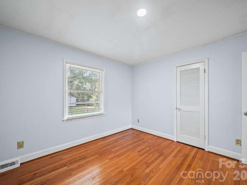 3029 Rosehill Drive, Charlotte, NC 28212.  MLS# CAR4417445, YatesRealty ID 54036. Primary Bed Room