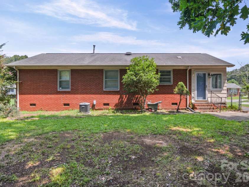 3029 Rosehill Drive, Charlotte, NC 28212.  MLS# CAR4417445, YatesRealty ID 54036. Rear Exterior