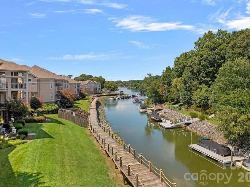 103 Pier 33 Drive, Mooresville, NC 28117.  MLS# CAR4403994, YatesRealty ID 54037. 