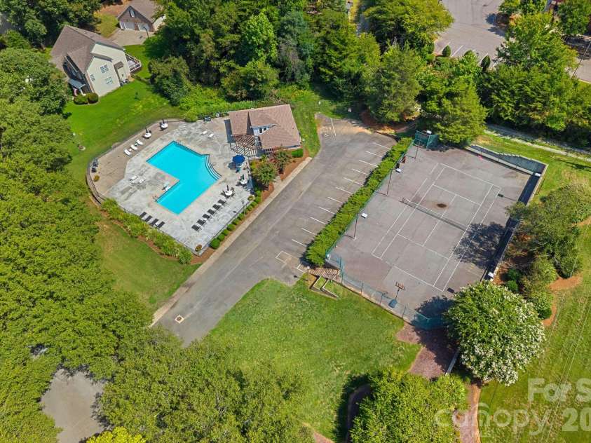 103 Pier 33 Drive, Mooresville, NC 28117.  MLS# CAR4403994, YatesRealty ID 54037. Community pool and tennis