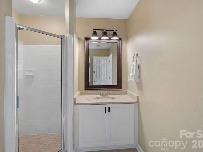 103 Pier 33 Drive, Mooresville, NC 28117.  MLS# CAR4403994, YatesRealty ID 54037. Full Bath #3