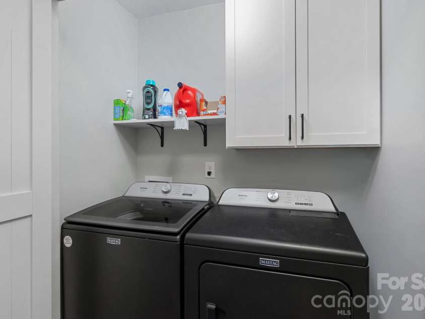 103 Pier 33 Drive, Mooresville, NC 28117.  MLS# CAR4403994, YatesRealty ID 54037. Laundry Room with new Barn doors