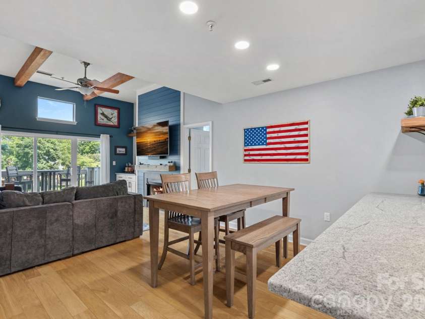 103 Pier 33 Drive, Mooresville, NC 28117.  MLS# CAR4403994, YatesRealty ID 54037. Room for Dining Table